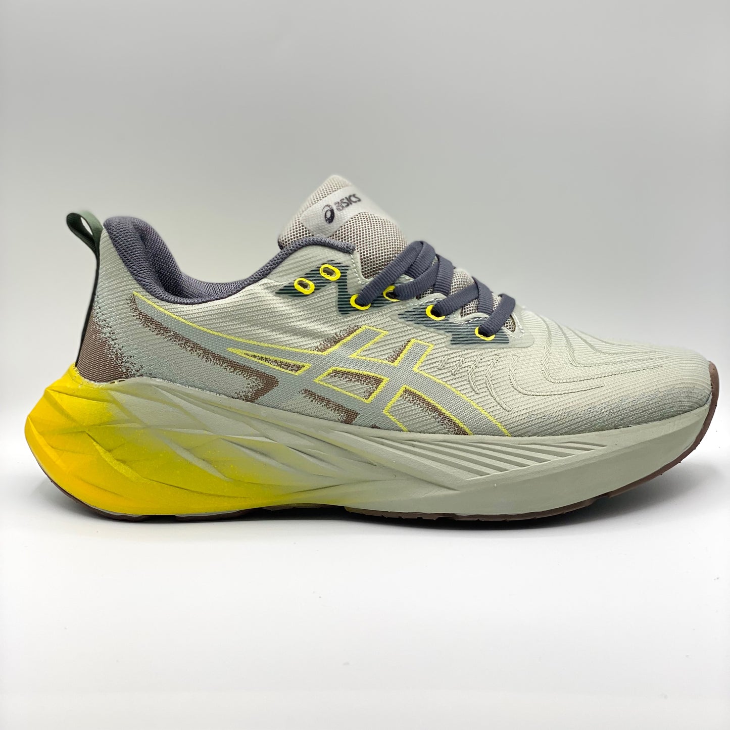 Asics Nova Blast 4 “Gray Yellow”