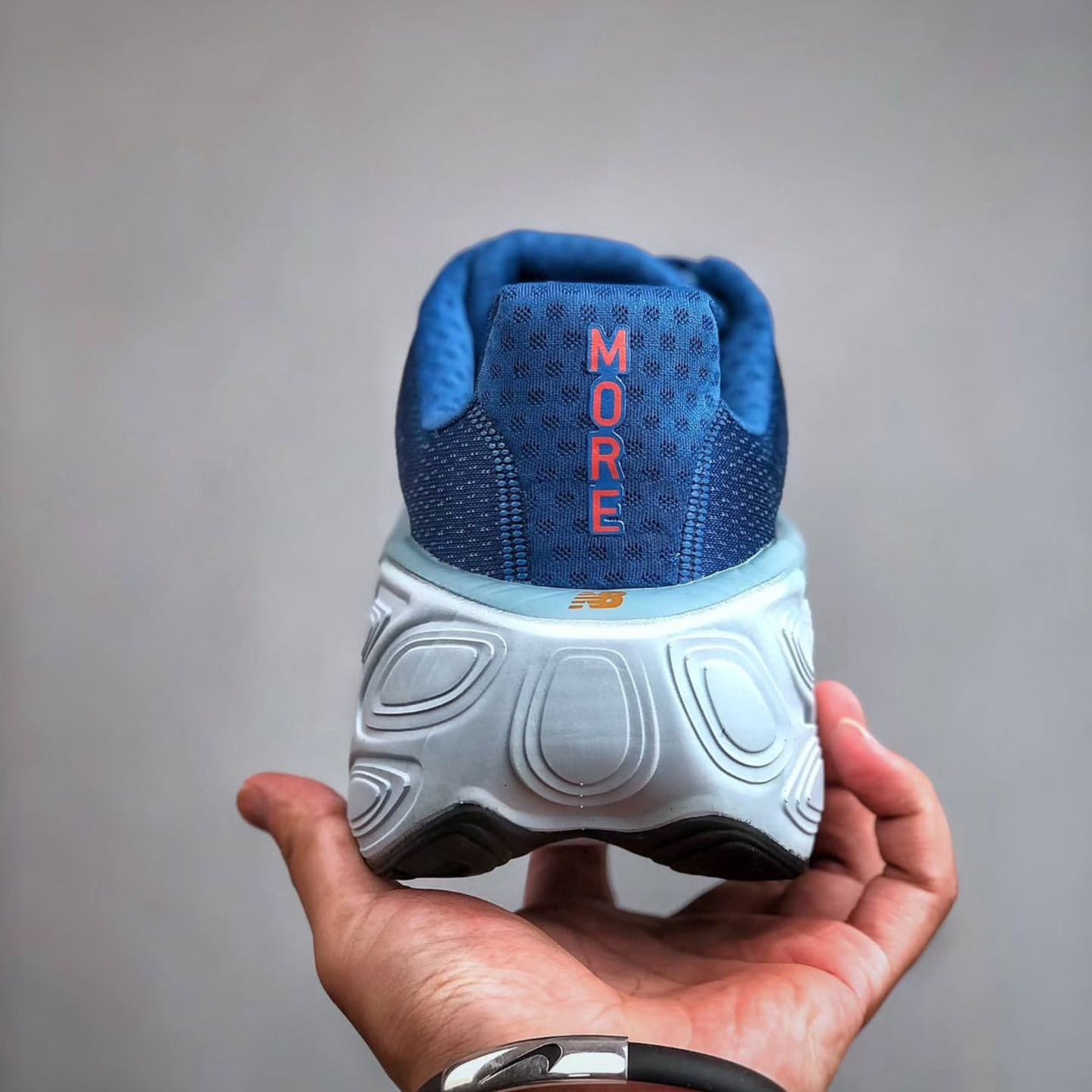 New Balancee Fresh Foam X More V5 “BLUE”