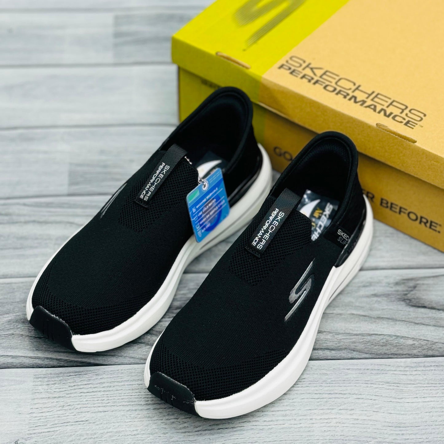 Skecherrs Hyper Burst Memory Foam-BLACK & WHITE