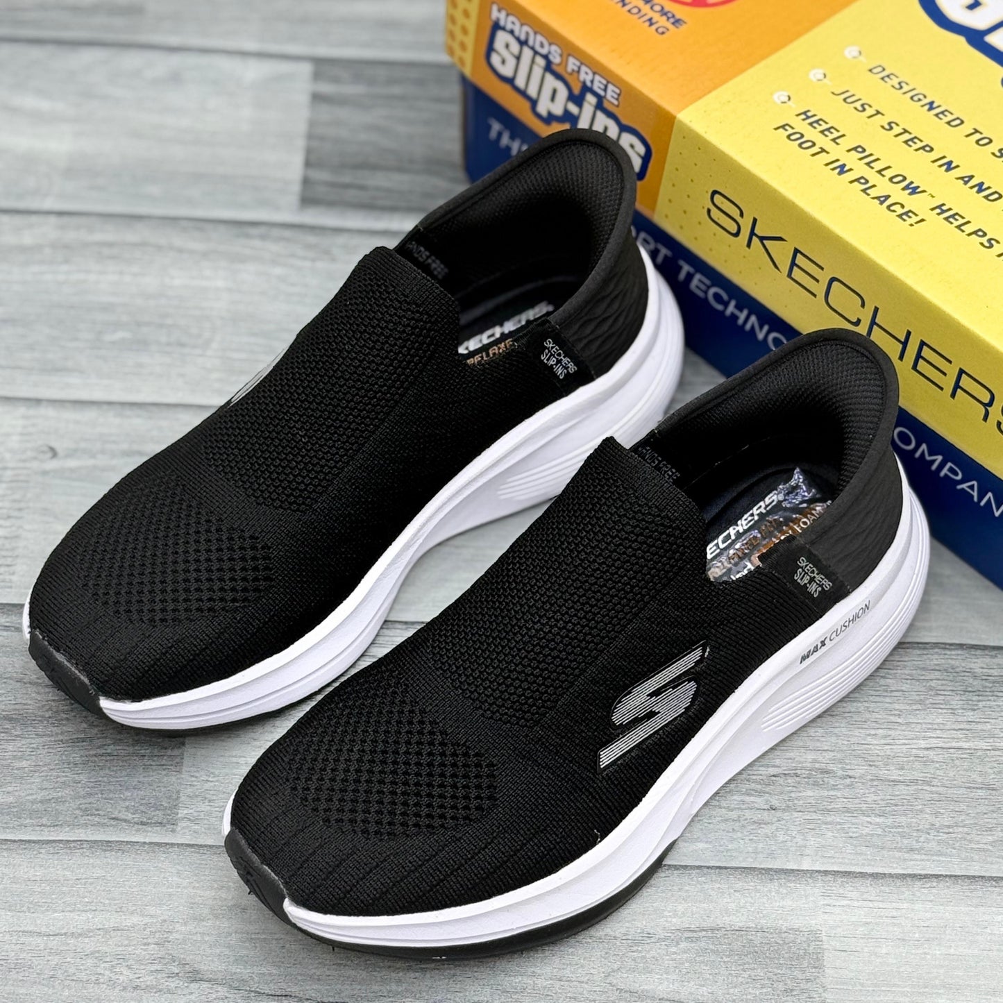 Skechers Slip ins-Archfit-Black & White