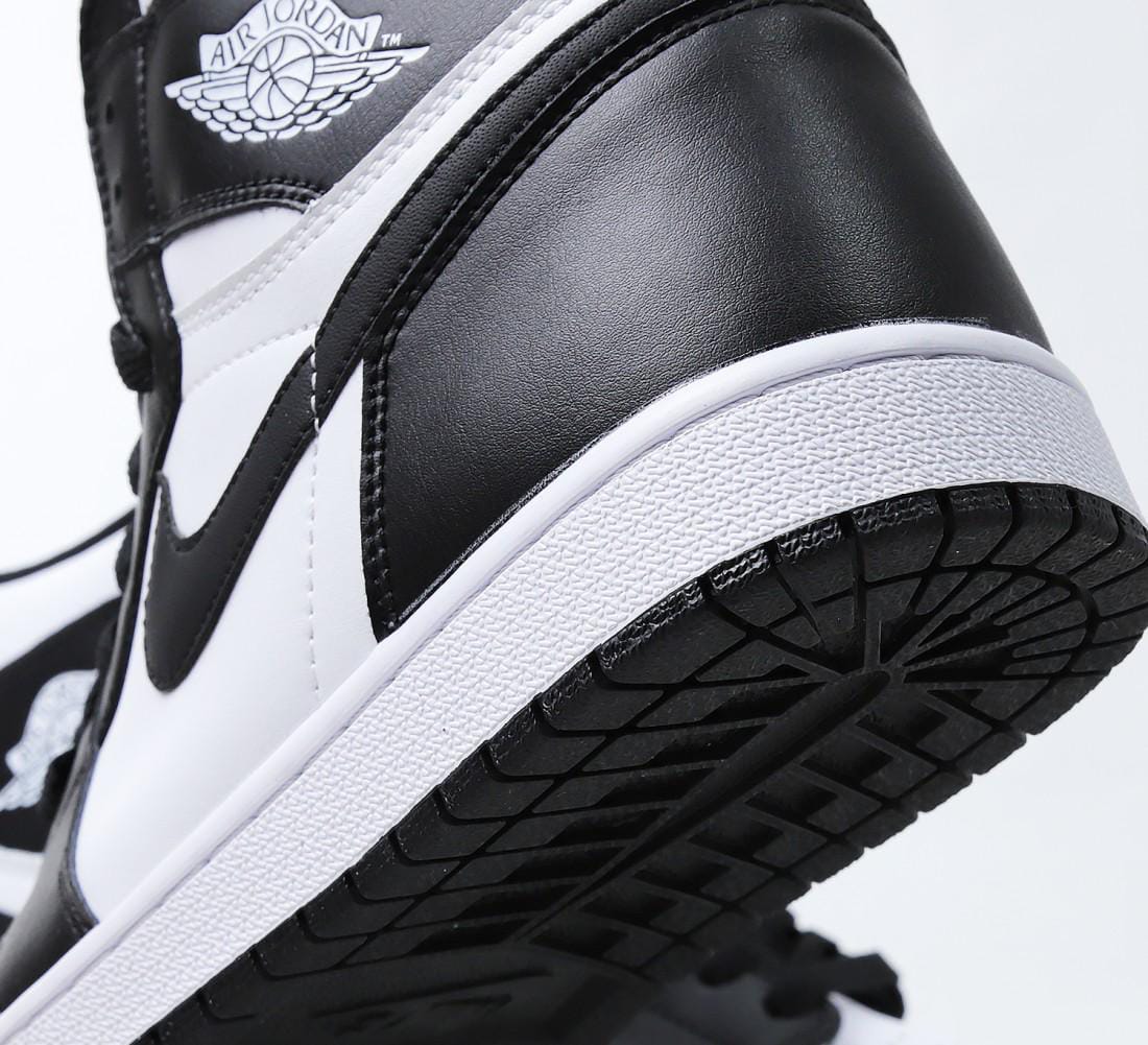 Nike Air Jordan 1 - Black and White