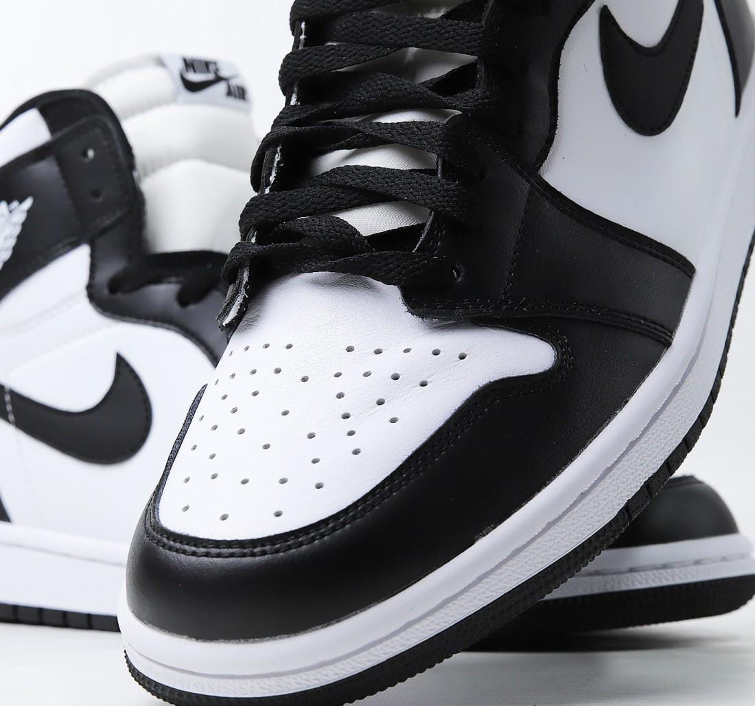 Nike Air Jordan 1 - Black and White