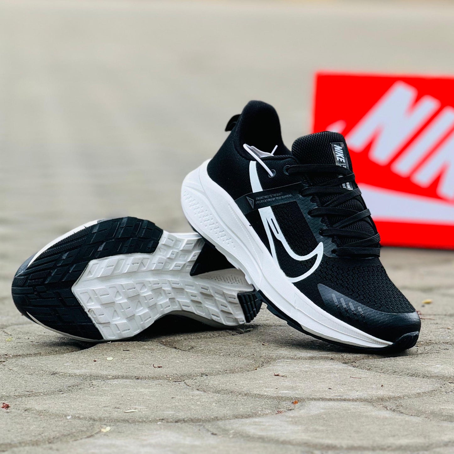 Nike Air Zoom Trial -BLACK & WHITE